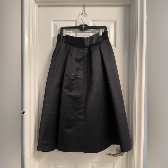 Coast Meslita structured black satin fit flared midi occasion skirt size 12 - Picture 3 of 7